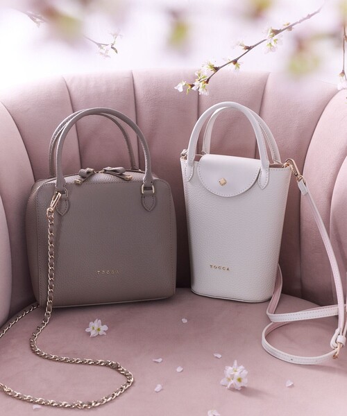 TOCCA(トッカ)の「PETAL SILHOUETTE LEATHER POCHETTE ポシェット(ハンドバッグ・レディース・アイボリー系/ブルー系/ブラック系/ベージュ系・F)」の8枚目の写真