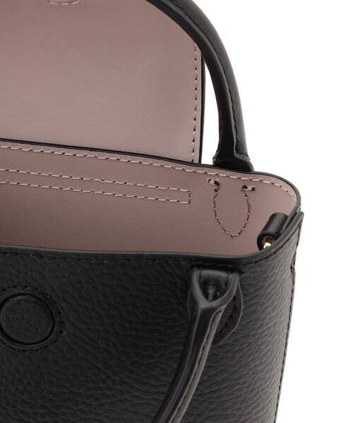 TOCCA(トッカ)の「PETAL SILHOUETTE LEATHER POCHETTE ポシェット(ハンドバッグ・レディース・アイボリー系/ブルー系/ブラック系/ベージュ系・F)」の20枚目の写真