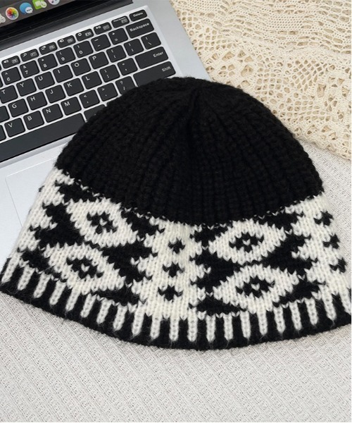 Burner（バーナー）の「【OKUOKU　0909】配色カラー　ニット帽 oku-bosi-4（ニットキャップ/ビーニー・レディース・ベージュ系その他2/ブラック系その他2/ホワイト系その他2/レッド系その他2・FREE）」の2枚目の写真