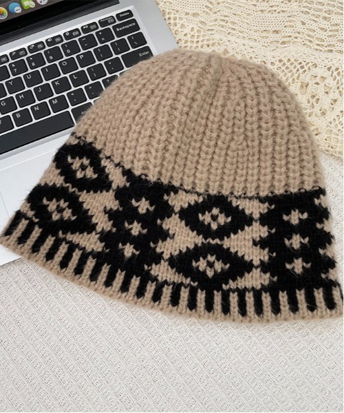 Burner（バーナー）の「【OKUOKU　0909】配色カラー　ニット帽 oku-bosi-4（ニットキャップ/ビーニー・レディース・ベージュ系その他2/ブラック系その他2/ホワイト系その他2/レッド系その他2・FREE）」の3枚目の写真