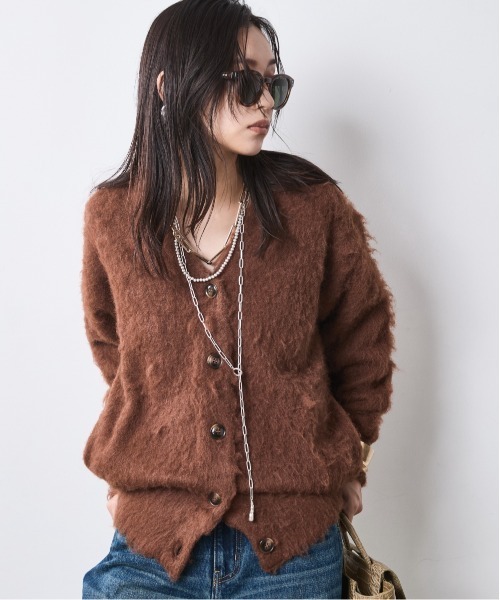 CHIC STYLE(シックスタイル)の「へアリーニットカーディガン<大きいサイズ有>シックスタイル(カーディガン/ボレロ・レディース・グレー/ブラウン・5L/4L/3L/LL/L/M)」の1枚目の写真