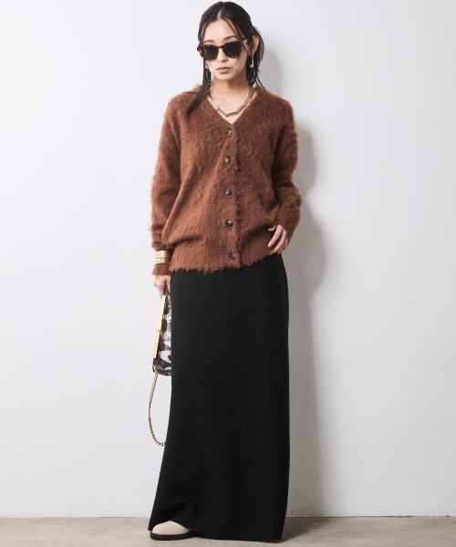 CHIC STYLE(シックスタイル)の「へアリーニットカーディガン<大きいサイズ有>シックスタイル(カーディガン/ボレロ・レディース・グレー/ブラウン・5L/4L/3L/LL/L/M)」の4枚目の写真