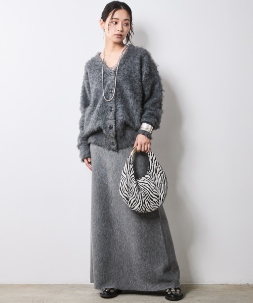 CHIC STYLE(シックスタイル)の「へアリーニットカーディガン<大きいサイズ有>シックスタイル(カーディガン/ボレロ・レディース・グレー/ブラウン・5L/4L/3L/LL/L/M)」の20枚目の写真