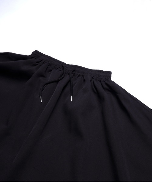 Ruze(ルゼ)の「Square cut drape pants / スクエアカット ドレープパンツ(その他パンツ・メンズ・ブラック・FREE)」の7枚目の写真