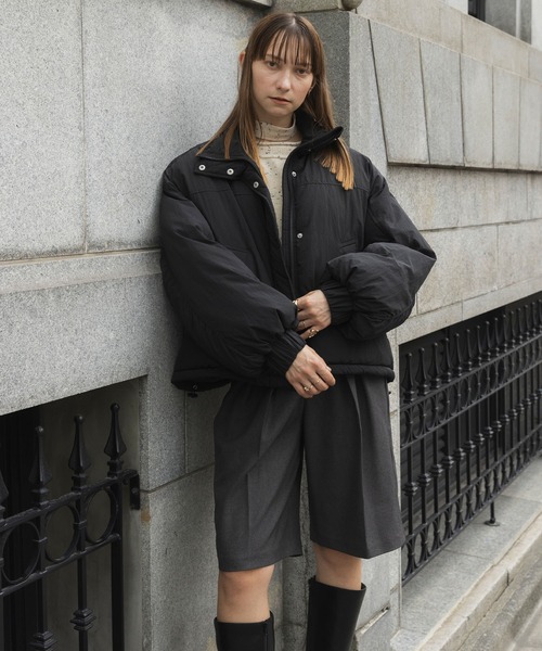 forksy.(フォルクシー)の「【forksy.】〈撥水加工〉ドロスト付きハイネックモンスター中綿ジャケット(ダウンジャケット/コート・レディース・オフホワイト/カーキ/ブラック/ブラウン/チャコール・FREE)」の17枚目の写真