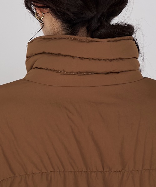 forksy.(フォルクシー)の「【forksy.】〈撥水加工〉ドロスト付きハイネックモンスター中綿ジャケット(ダウンジャケット/コート・レディース・オフホワイト/カーキ/ブラック/ブラウン/チャコール・FREE)」の8枚目の写真