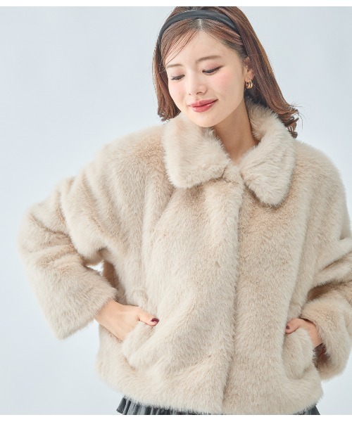 PEACH JOHN（ピーチジョン）の「エコファーショートコート（その他アウター・レディース・ベージュ/イエロー/ピンク・SMALL/MEDIUM）」の2枚目の写真