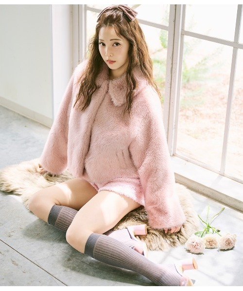 PEACH JOHN（ピーチジョン）の「エコファーショートコート（その他アウター・レディース・ベージュ/イエロー/ピンク・SMALL/MEDIUM）」の13枚目の写真