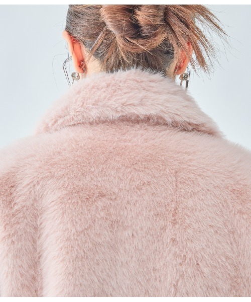 PEACH JOHN（ピーチジョン）の「エコファーショートコート（その他アウター・レディース・ベージュ/イエロー/ピンク・SMALL/MEDIUM）」の19枚目の写真