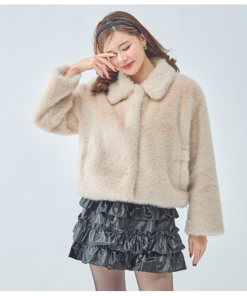 PEACH JOHN（ピーチジョン）の「エコファーショートコート（その他アウター・レディース・ベージュ/イエロー/ピンク・SMALL/MEDIUM）」の6枚目の写真
