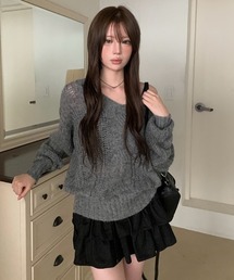 Vネックルーズケーブル編みニット