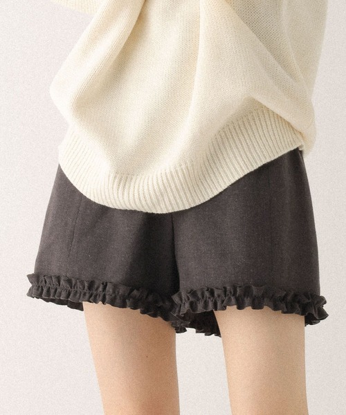 Heather（ヘザー）の「裾フリルタイトショートパンツ　597501（その他パンツ・レディース・チャコールグレー/アイボリー/ブラック・FREE）」の3枚目の写真