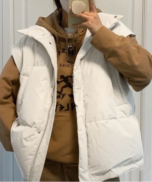 BLANC FICELLE(ブランフィセル)の「ナイロン 中綿 ベスト(ダウンベスト・レディース・グレー/ブラック/アイボリー・M/L/XL)」の2枚目の写真
