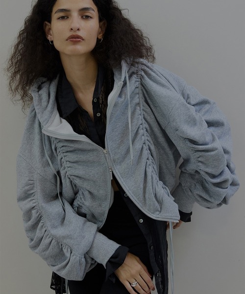 VOLUME GATHERED ZIP UP HOODIE（パーカー）｜Ameri（アメリ）の