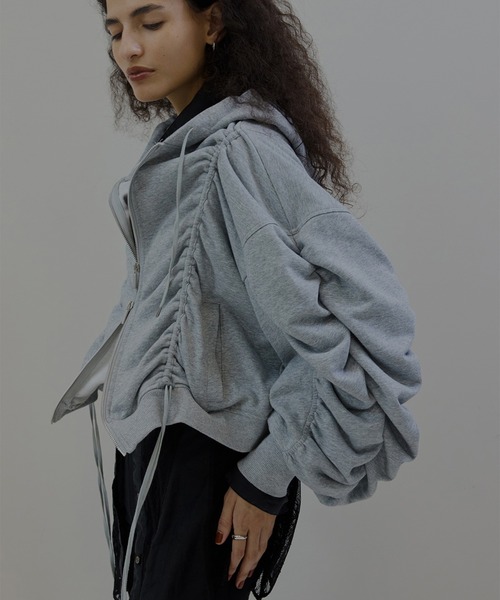 VOLUME GATHERED ZIP UP HOODIE（パーカー）｜Ameri（アメリ）の