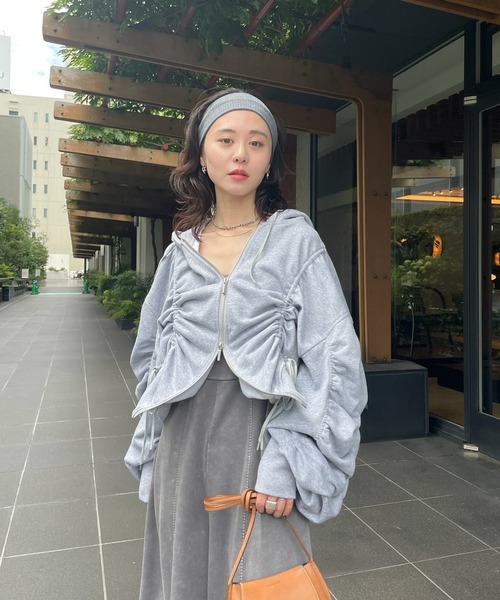 VOLUME GATHERED ZIP UP HOODIE（パーカー）｜Ameri（アメリ）の