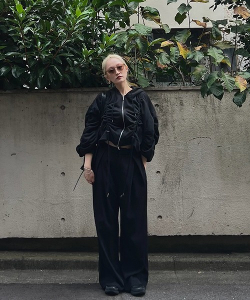 VOLUME GATHERED ZIP UP HOODIE（パーカー）｜Ameri（アメリ）の