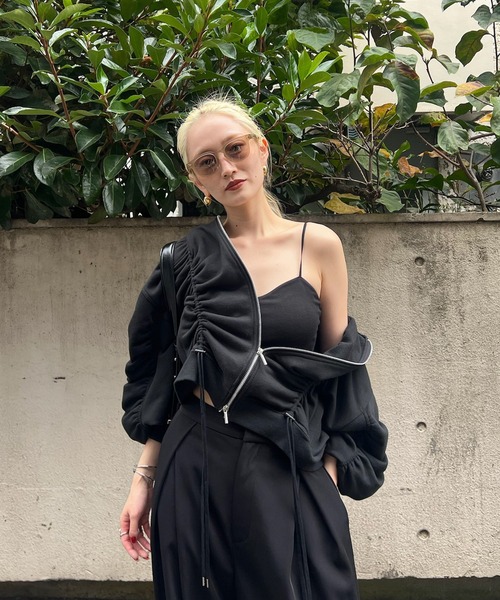 VOLUME GATHERED ZIP UP HOODIE（パーカー）｜Ameri（アメリ）の