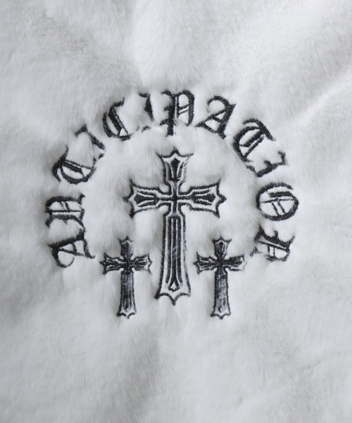 SITRY（シトリー）の「Cross ＆ Heart Logo Fur Zip Hoodie/クロスロゴ ハートロゴ オーバーサイズ フルジップパーカー ファーブルゾン ファージャケット（ブルゾン・メンズ・ホワイト/ブラック系その他/ブラック/ホワイト系その他・M/L）」の9枚目の写真