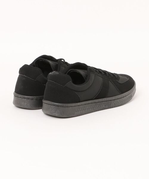 ８(eight)（エイト）の「シンプルなレトロスニーカー（スニーカー・メンズ・ブラック/ホワイト・26.0cm/26.5cm/28.0cm/25.0cm/25.5cm/27.0cm）」の3枚目の写真