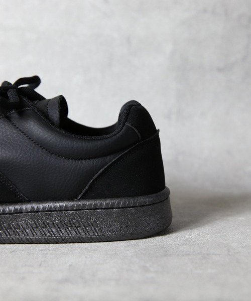 ８(eight)（エイト）の「シンプルなレトロスニーカー（スニーカー・メンズ・ブラック/ホワイト・26.0cm/26.5cm/28.0cm/25.0cm/25.5cm/27.0cm）」の15枚目の写真