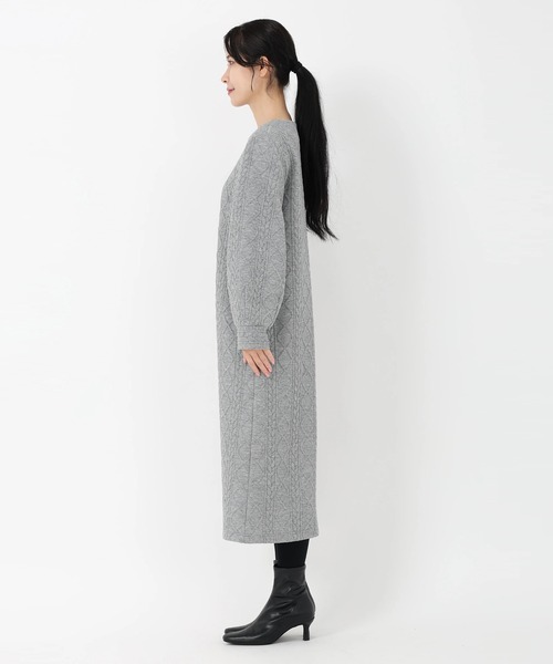 STRAWBERRY-FIELDS（ストロベリーフィールズ）の「ケーブルジャージⅡ_ケーブルジャージワンピース（ワンピース・レディース・ブラック/杢グレー/キナリ・2）」の4枚目の写真