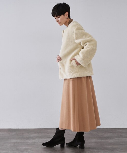 OPAQUE.CLIP(オペークドットクリップ)の「フェイクボア切替ショートコート(ノーカラーコート・レディース・アイボリー/ブラック・38/40/42)」の10枚目の写真