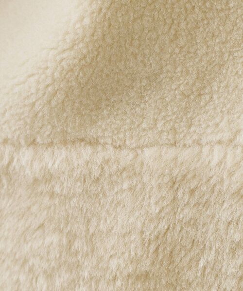 OPAQUE.CLIP(オペークドットクリップ)の「フェイクボア切替ショートコート(ノーカラーコート・レディース・アイボリー/ブラック・38/40/42)」の11枚目の写真