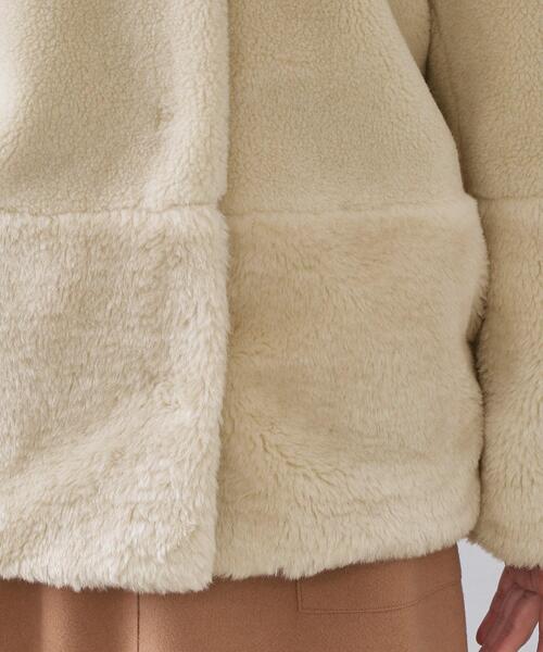 OPAQUE.CLIP(オペークドットクリップ)の「フェイクボア切替ショートコート(ノーカラーコート・レディース・アイボリー/ブラック・38/40/42)」の18枚目の写真