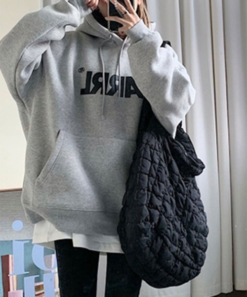 SallyLunn(サリーラン)の「オーバーサイズロゴプリントパーカー(パーカー・レディース・グレー/ブラック・L/M)」の7枚目の写真