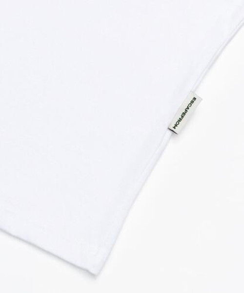 ESCAPEFROM(エスケープフロム)の「レッドドット ESCF ロゴ コラージュプリント オーバーサイズ 半袖Tシャツ ホワイト(Tシャツ/カットソー・レディース・その他・SMALL/MEDIUM/LARGE)」の5枚目の写真