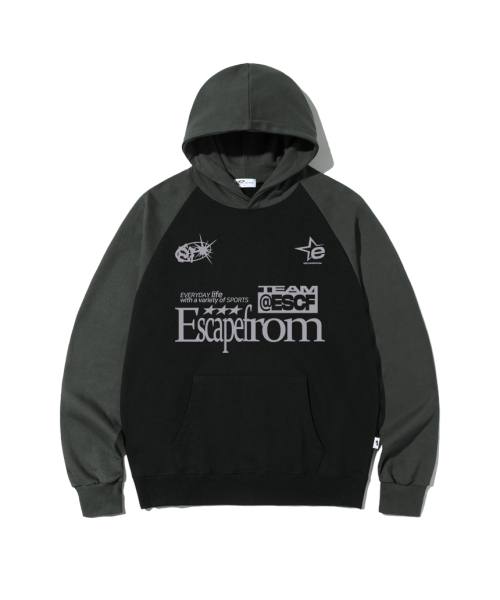 ESCAPEFROM(エスケープフロム)の「ESCF スポーツプリントラグラン配色フードパーカー ブラック(パーカー・レディース・その他・MEDIUM/LARGE)」の2枚目の写真