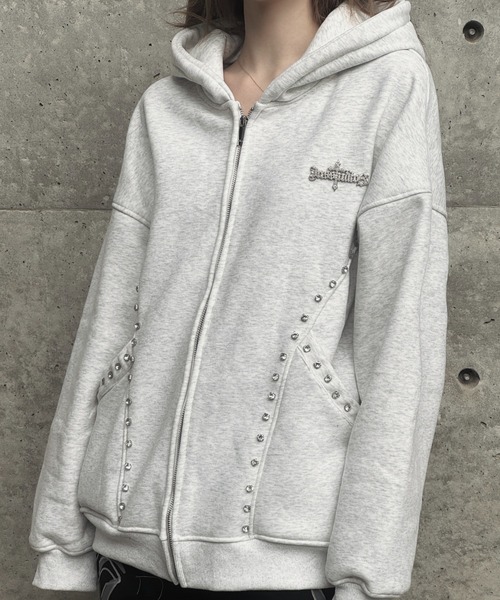 KsG(ケーエスジー)の「ラインスタッズロゴフーディー(パーカー・レディース・ホワイト/ブラック/グレー・X-LARGE/LARGE/MEDIUM/SMALL)」の2枚目の写真