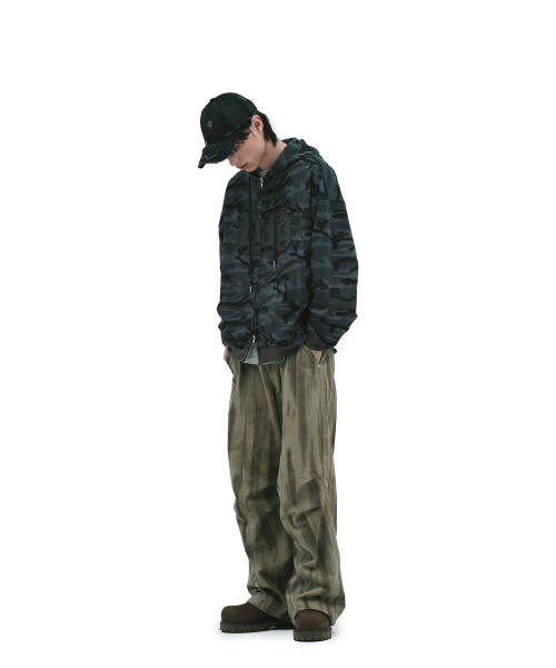 DEFGARMENTS（デフグラメンツ）の「CAMO LOGO HOOD ZIP UP [BLACK]（パーカー・レディース・その他・LARGE/SMALL）」の4枚目の写真