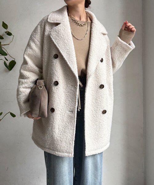 DouDou（ドゥドゥ）の「【WEB限定】ボアダウンダブルテーラードコート（その他アウター・レディース・オフホワイト/ブラック・FREE）」の2枚目の写真