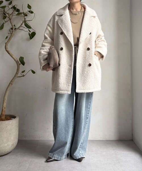 DouDou（ドゥドゥ）の「【WEB限定】ボアダウンダブルテーラードコート（その他アウター・レディース・オフホワイト/ブラック・FREE）」の3枚目の写真