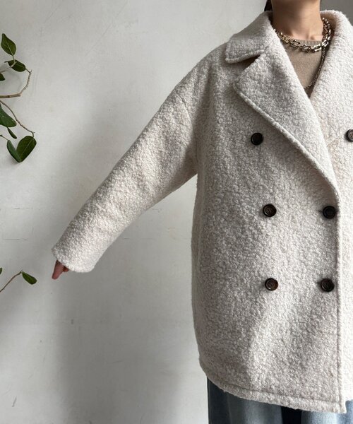 DouDou（ドゥドゥ）の「【WEB限定】ボアダウンダブルテーラードコート（その他アウター・レディース・オフホワイト/ブラック・FREE）」の18枚目の写真