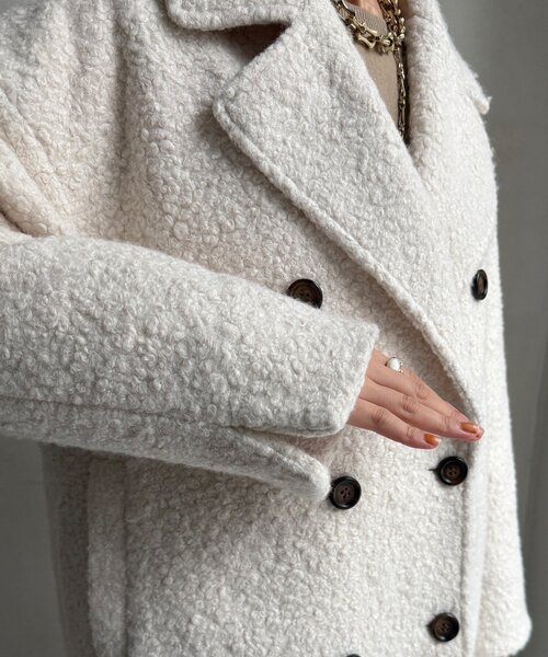DouDou（ドゥドゥ）の「【WEB限定】ボアダウンダブルテーラードコート（その他アウター・レディース・オフホワイト/ブラック・FREE）」の19枚目の写真