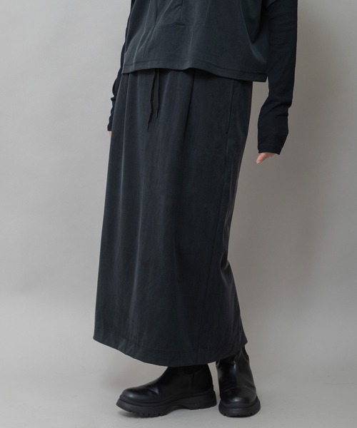 Munich(ミューニック)の「サテンジャージータイトスカート(スカート・レディース・ベージュ/カーキ/ブラック・M)」の2枚目の写真