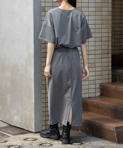 Munich(ミューニック)の「サテンジャージータイトスカート(スカート・レディース・ベージュ/カーキ/ブラック・M)」の10枚目の写真