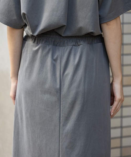 Munich(ミューニック)の「サテンジャージータイトスカート(スカート・レディース・ベージュ/カーキ/ブラック・M)」の15枚目の写真