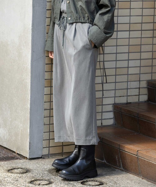 Munich(ミューニック)の「サテンジャージータイトスカート(スカート・レディース・ベージュ/カーキ/ブラック・M)」の5枚目の写真