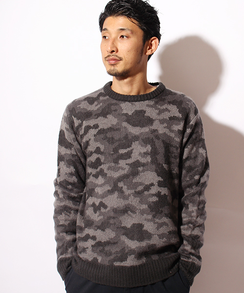 CIAOPANIC TYPY（チャオパニックティピー）の「起毛カモﾌﾗｰｼﾞｭ総柄ニットプルオーバー（ニット/セーター・メンズ・チャコールグレー/オリーブ・MEDIUM/LARGE/SMALL）」の2枚目の写真