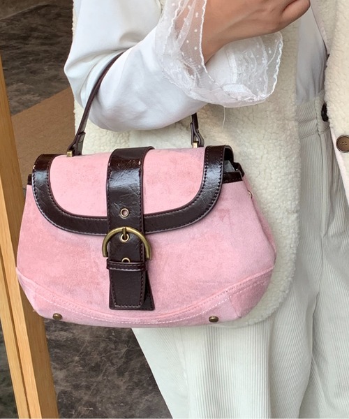 FINEnough(ファインナフ)の「配色ベルトデザイン フェイクスエード2WAYショルダーバッグ(ショルダーバッグ・レディース・ピンク/キャメル/ブラック・FREE)」の16枚目の写真