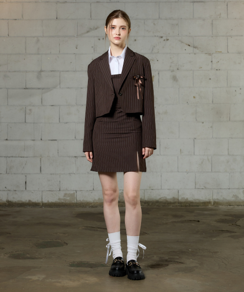 ARI(アリ)の「MEOW CROP BLAZER / BROWN(テーラードジャケット・レディース・ブラウン・FREE)」の5枚目の写真