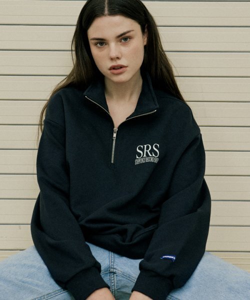 STAFF ONLY(スタッフオンリー)の「SRS LOGO HALF ZIP-UP SWEATSHIRTS (NAVY)(その他トップス・メンズ・その他・SMALL/MEDIUM/LARGE)」の1枚目の写真