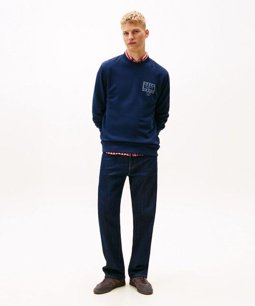 tommy jeans(トミー ジーンズ)の「レギュラーエントリープレイクルーネックスウェットシャツ(スウェット・メンズ・ブラウン/マルチ・X-LARGE/MEDIUM/LARGE/SMALL)」の5枚目の写真