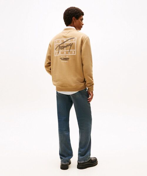 tommy jeans(トミー ジーンズ)の「レギュラーエントリープレイクルーネックスウェットシャツ(スウェット・メンズ・ブラウン/マルチ・X-LARGE/MEDIUM/LARGE/SMALL)」の10枚目の写真