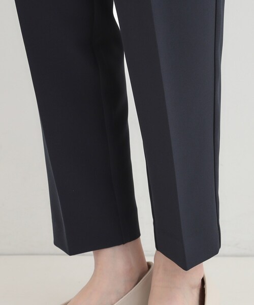 SHOO・LA・RUE（シューラルー）の「【3点スーツセット/洗濯機可】時短で好印象 セットアップ+ブラウス（ノーカラージャケット・レディース・ネイビー/ブラック・02/04/03/01）」の16枚目の写真