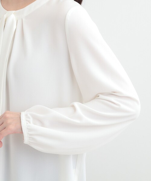 SHOO・LA・RUE（シューラルー）の「【3点スーツセット/洗濯機可】時短で好印象 セットアップ+ブラウス（ノーカラージャケット・レディース・ネイビー/ブラック・02/04/03/01）」の11枚目の写真